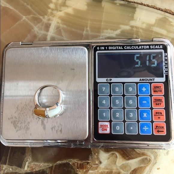 14KT Gold Dual Color Mother-of-Pearl Diamond Ring - Picture 7 of 8